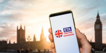 Cetățenii UE care călătoresc în UK fără viză vor trebui să obțină o autorizație electronică de călătorie