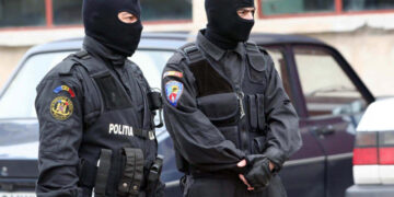 Percheziții la Brigada Operațiuni Speciale Oradea: polițiști acuzați de fals și înșelăciune
