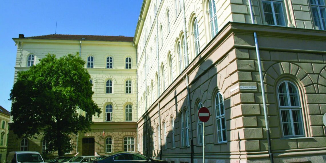 Un avocat agresat de un client care a cerut restituirea onorariului