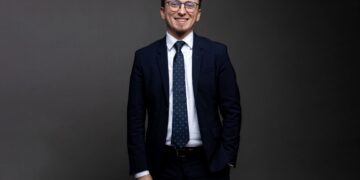 INTERVIU cu av. George Zlati despre impactul inteligenței artificiale în drept: ,,Cred că avocații care refuză în continuare să îmbrățișeze tehnologia, vor ajunge să se îmbrățișeze singuri”