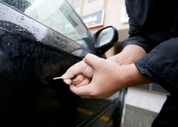 Actele de gelozie ce au costat un bărbat peste 2.000 de euro în daune materiale