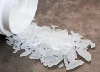 Doi traficanți de droguri din Oradea, trimiși în arest preventiv de judecătorii Tribunalului Bihor