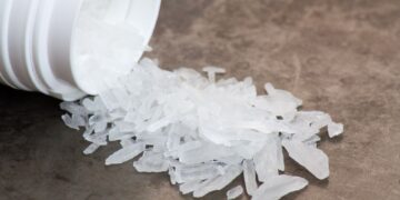 Doi traficanți de droguri din Oradea, trimiși în arest preventiv de judecătorii Tribunalului Bihor