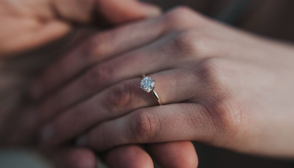 Condamnare pentru tâlhărie calificată: fiul și-a agresat mama