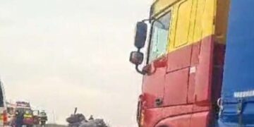 Impact fatal: un bărbat de 59 de ani a murit după coliziunea dintre un autotren și o căruță