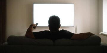 Tânăr de 25 de ani arestat pentru infracțiuni șocante: peste 2.000 de fișiere ce conțin pornografie infantilă