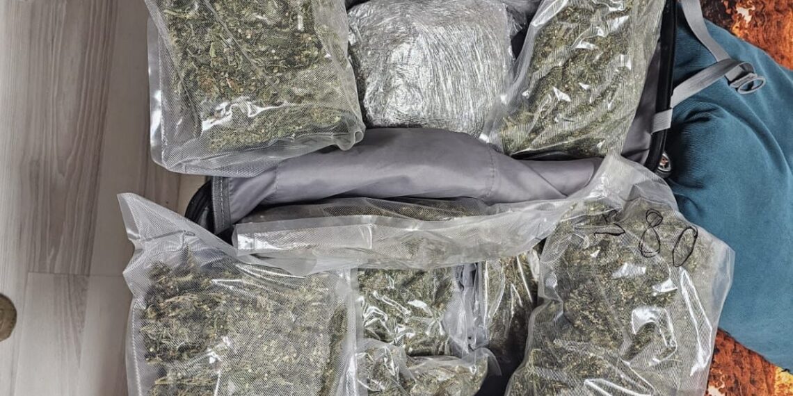 Șef de secție de poliție reținut de DIICOT: petreceri cu droguri în propria locuință