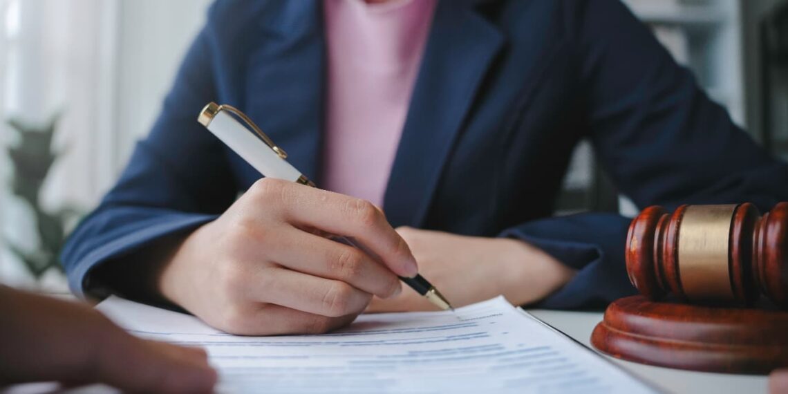 Acțiune în răspunderea executorului judecătoresc în îndeplinirea atribuțiilor specifice în instrumentarea dosarelor execuționale ale băncii | Jurisprudență ÎCCJ