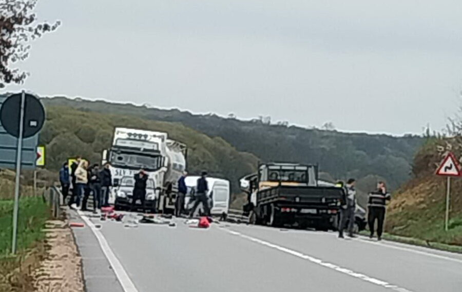 Trei accidente rutiere în Bihor, într-o oră: cinci răniți, printre care un copil