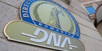Vameși trimiși în judecată de DNA pentru luare de mită