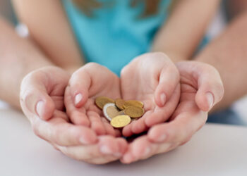 Dezlegarea ÎCCJ privind recalcularea indemnizației lunare pentru creșterea copilului