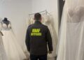 ANAF scoate la vânzare sute de rochii de mireasă confiscate în Oradea