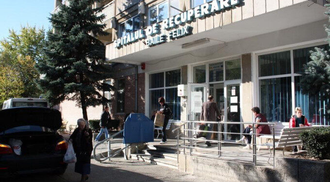 Doi medici de la Spitalul de Recuperare Băile Felix, urmăriți penal pentru luare de mită