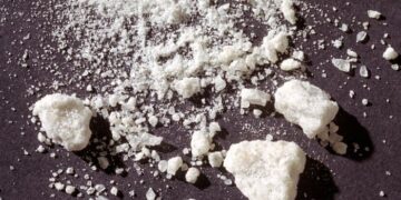 Droguri din Ibiza, bani murdari în România: Tribunalul Bihor lovește dur rețeaua de traficanți!