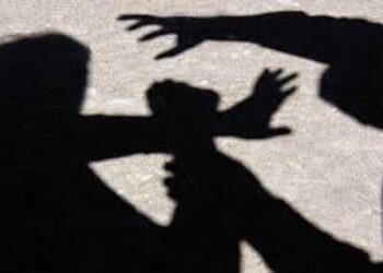 Obținerea codului de deblocare sub constrângere: șantaj sau act subsecvent tâlhăriei | Practică neunitară