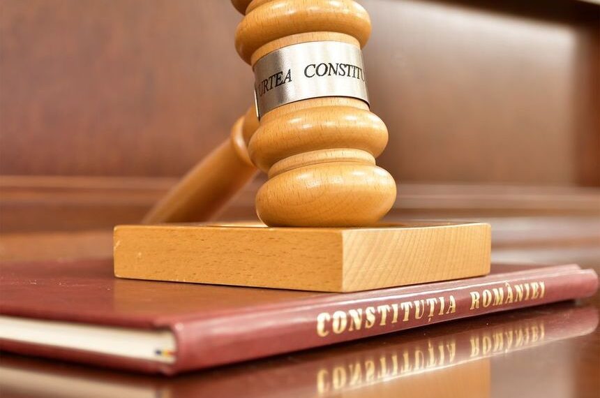 CCR declară neconstituțională reglementarea privind răspunderea disciplinară a funcționarilor publici din Codul administrativ