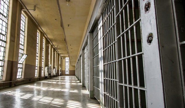 În spatele gratiilor: costuri, condiții și șanse de reintegrare în penitenciarele din România