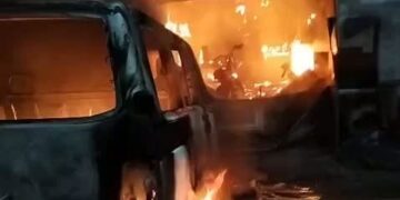 Incendiu devastator în Bihor: butelii, motociclete și echipamente făcute scrum