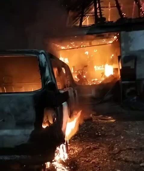 Incendiu devastator în Bihor: butelii, motociclete și echipamente făcute scrum