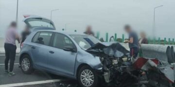 Grav accident rutier pe DEx 16, în apropiere de strada Santăului: un bărbat a ajuns la spital