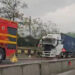 VIDEO: Intervenție de urgență pe Piatra Craiului: un TIR a luat foc