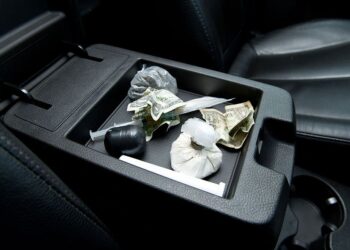 Șofer prins cu substanțe interzise după un accident rutier: Instanța i-a acordat o a doua șansă