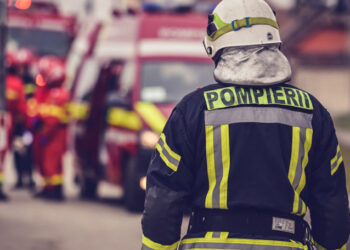 Intervenție la limită în Oradea: femeie de 84 de ani salvată de pompieri