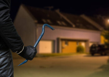 Recidivist mascat, prins cu levierul în toiul nopții – condamnat fără milă