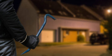 Recidivist mascat, prins cu levierul în toiul nopții – condamnat fără milă