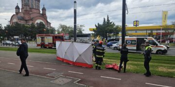 Bărbat de 36 de ani, decedat într-o stație de tramvai din Oradea