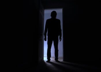 Trauma unui copil de 13 ani: bărbatul care a abuzat-o, acuzat oficial