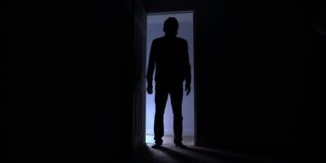 Trauma unui copil de 13 ani: bărbatul care a abuzat-o, acuzat oficial