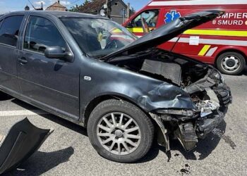 Coliziune între două autoturisme pe centura orașului Aleșd: o intersecție periculoasă lovește din nou