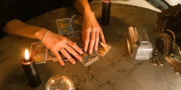 Magie penală: vrăjitoarea care promitea dragoste eternă, anchetată pentru înșelăciune