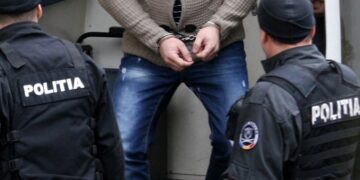 Avocat trimis în judecată pentru proxenetism