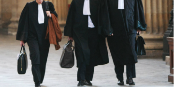 Uniunea Națională a Barourilor din România condamnă identificarea avocatului cu clientul: Sancționarea socială pentru conținutul apărării subminează statul de drept