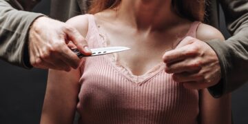 Scene de coșmar în Bihor: minor bătut în parc, tânără sechestrată, viol filmat pe telefon