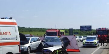 Accident cumplit între Biharia și Oradea: Patru mașini au fost implicate, o victimă prinsă între fiare