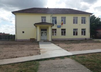 O profesoară de sport din Bihor, trimisă în judecată după ce ar fi agresat un elev de 7 ani