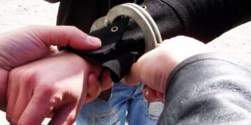 Tânăr agresat și sechestrat în Bihor: patru suspecți reținuți de polițiști