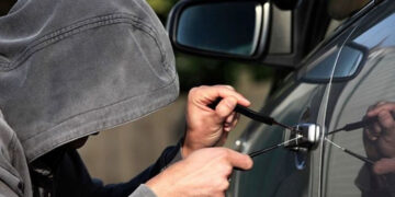 Furt calificat în formă continuată de autoturisme sustrase pentru dezmembrare – nelegalitate furt de folosință | Decizii relevante