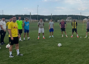 CS Oșorhei la reunirea lotului și debutul pregătirilor pentru sezonul competițional 2025–2026. Primăria Oșorhei reafirmă sprijinul pentru echipă.