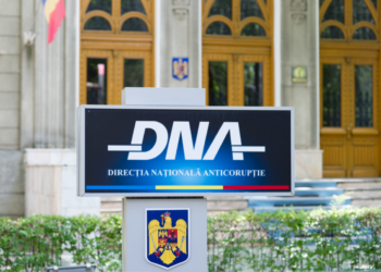 Tribunalul Argeș a dispus arestarea preventivă a lui Iancu Costinel ofițer de la Operațiuni speciale anchetat pentru șantaj. Vizate: funcții, bunuri și bani.