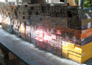 Peste 200 kg de tutun vândute, fără acte: „afacerea la negru” s-a terminat în fața instanței