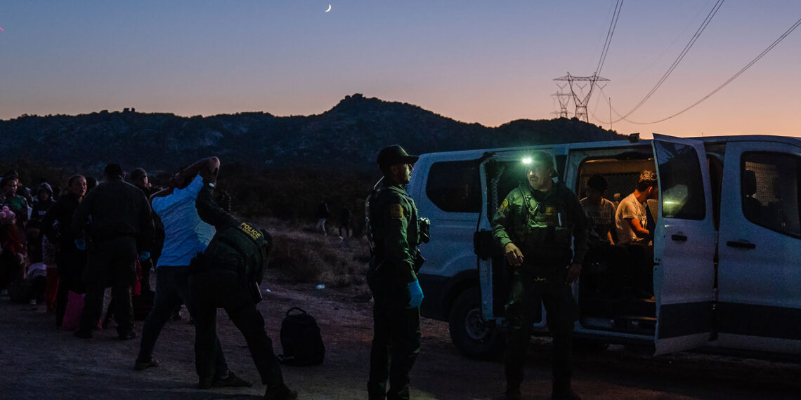 Condamnat cu lacrimi în ochi: un fiu disperat, judecat pentru trafic de migranți la Tribunalul Bihor