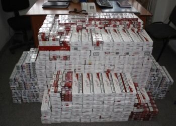 Captură de proporții: contrabandiști cu 360.000 de țigarete, prinși la vamă