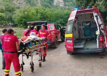 Intervenție de urgență a Salvamont Bihor pentru un minor rănit pe munte