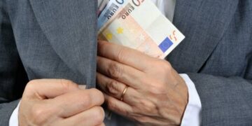 Evaziune fisclă de proporții: A fentat statul cu 680.000 lei și scapă de condamnare!