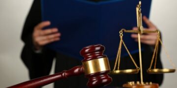 Separaţia dintre controlul judecătoresc al legalităţii actelor întocmite de executorul judecătoresc şi controlul profesional (disciplinar) al activităţii executorului judecătoresc | JURISPRUDENȚĂ ÎCCJ