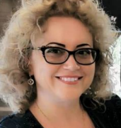 Avocata Negrea Emilia între avocatură și analiza relațiilor internaționale în contextul crizelor recente.